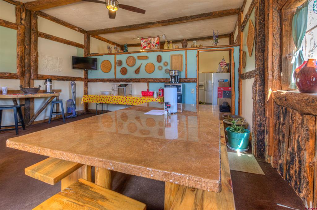 404 S Oak Street Property Photo 8