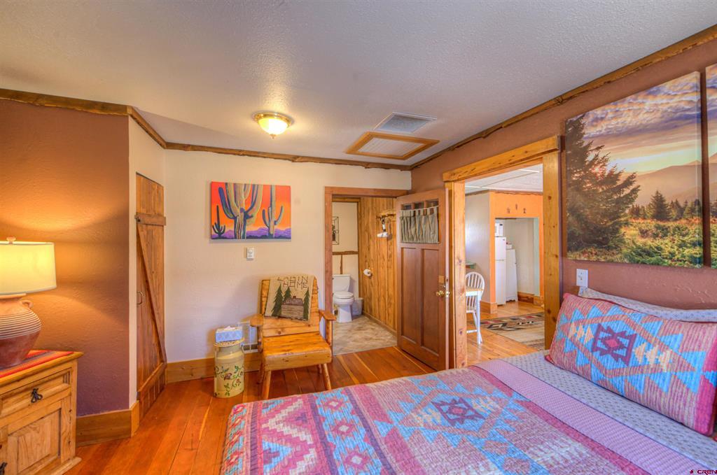 404 S Oak Street Property Photo 19