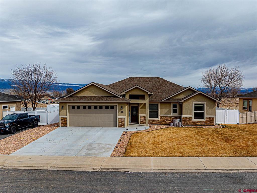 1747 Lynx Street Property Photo