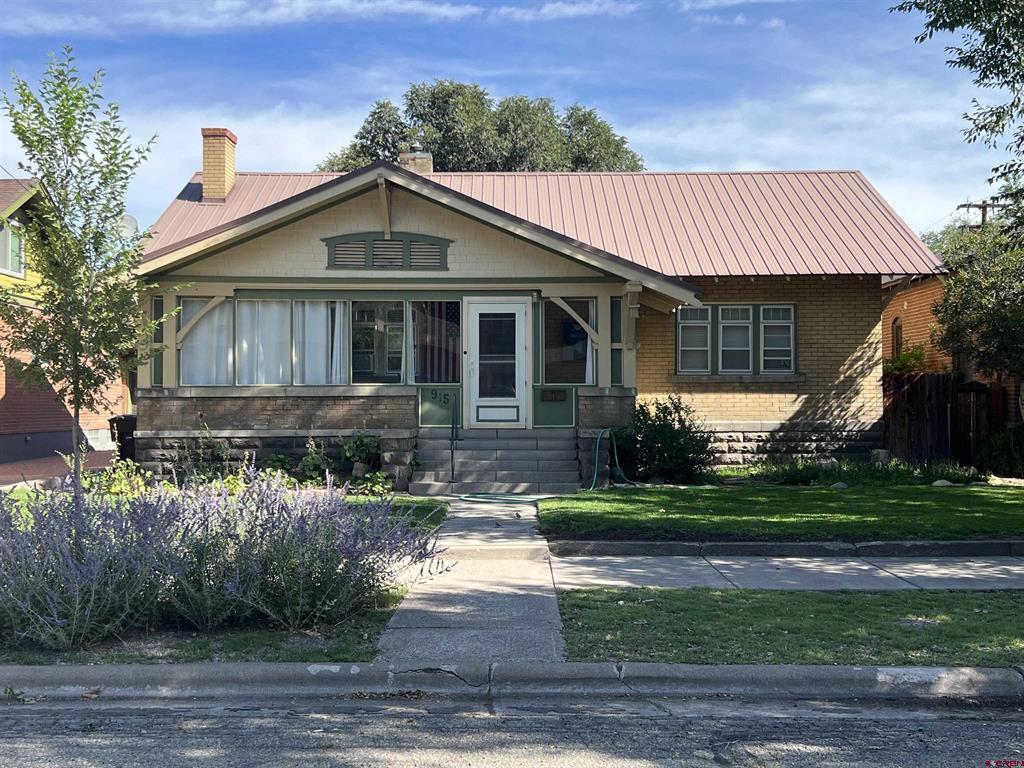 915 Third Street Property Photo