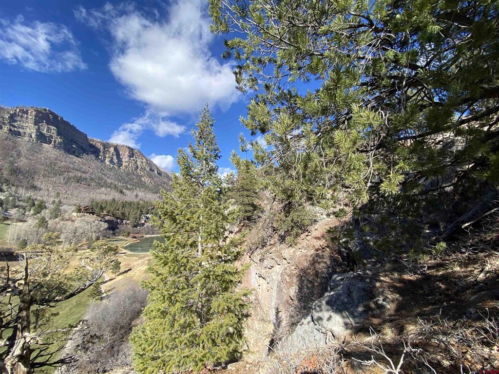 444 Glacier Cliff Drive Property Photo 3