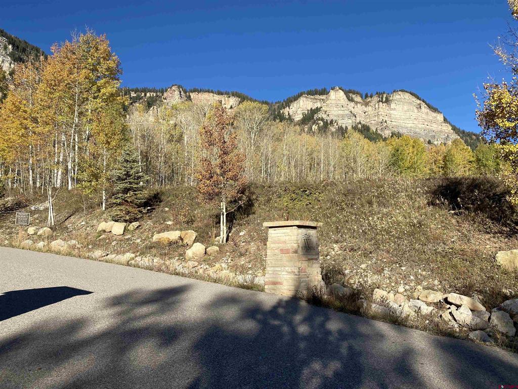 401 Wilshire Drive Property Photo 10