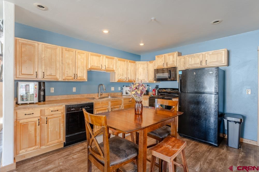 180 S Avion Drive Property Photo 4