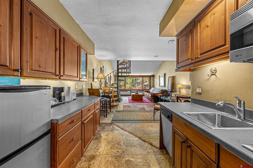 314 N Tamarron Drive Property Photo 2