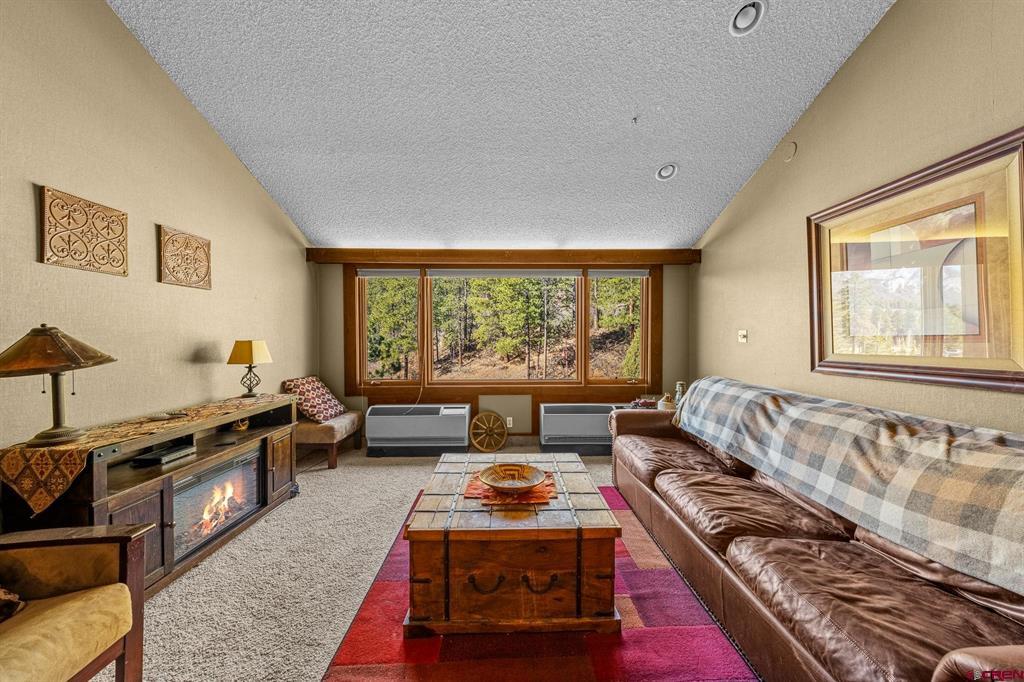 314 N Tamarron Drive Property Photo 8
