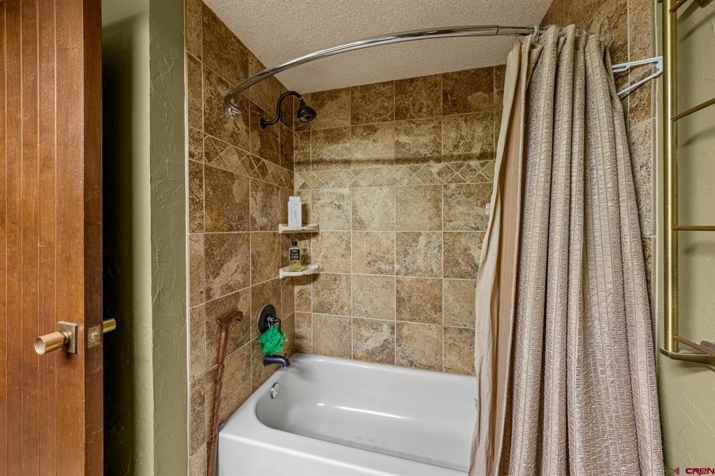 314 N Tamarron Drive Property Photo 16