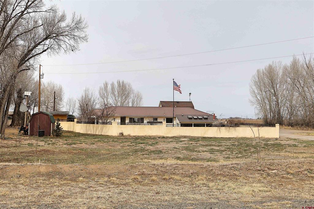 231 County Rd 14 S Property Photo