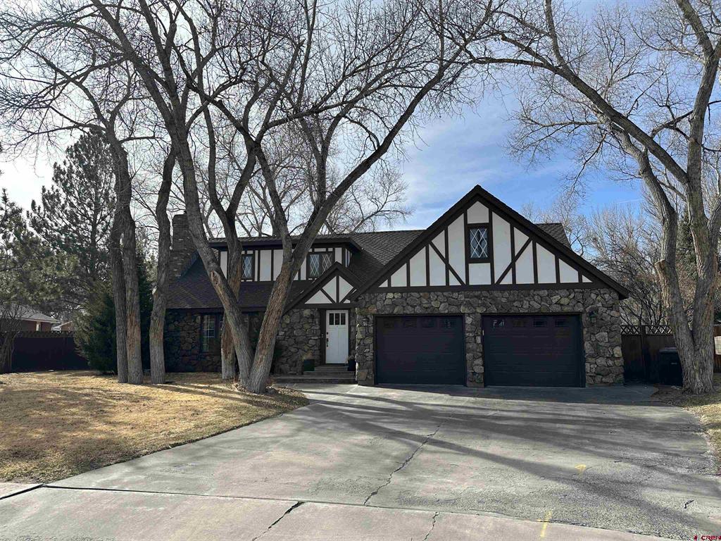 6 Mountain View Place Property Photo