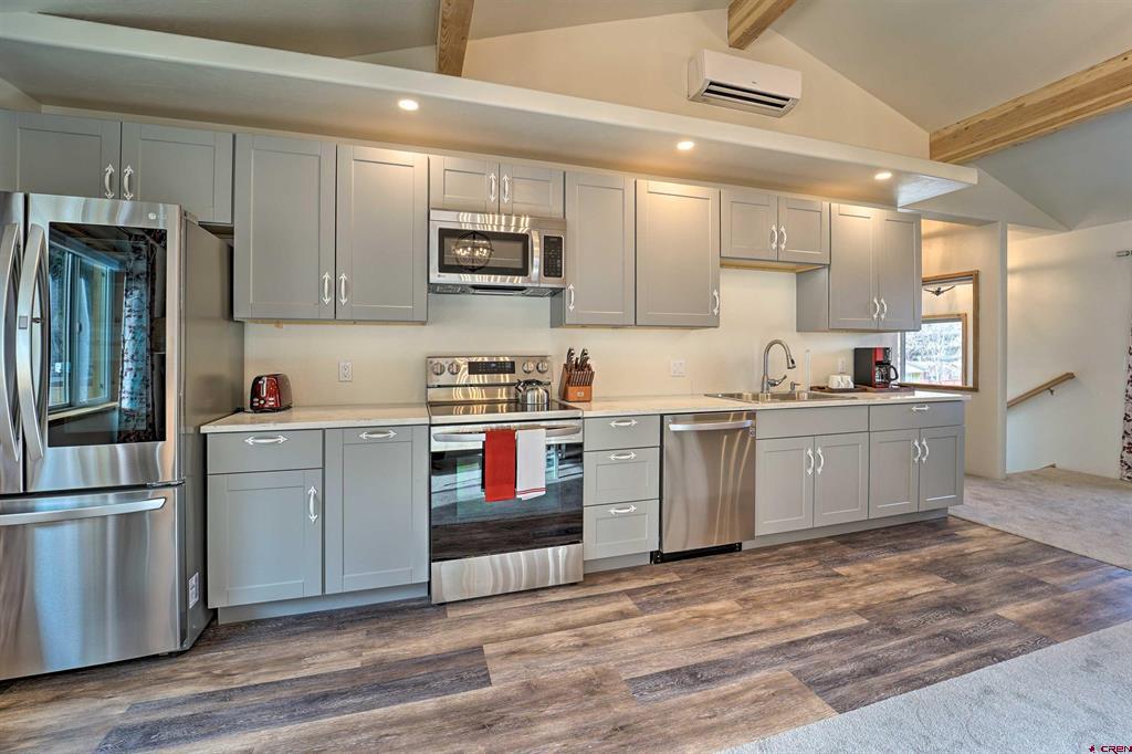 1503 Oak Street Property Photo 11