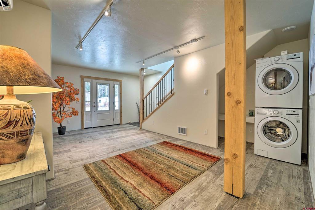 1503 Oak Street Property Photo 23
