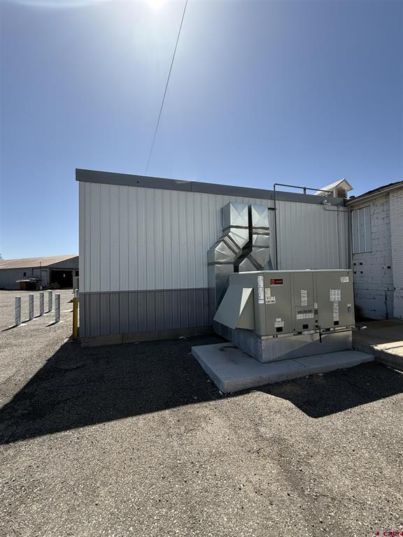 430 W 8th Street, Building 13 Property Photo 5