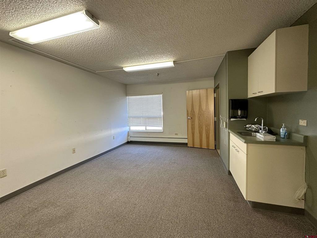 300 N Cascade Avenue Property Photo 5