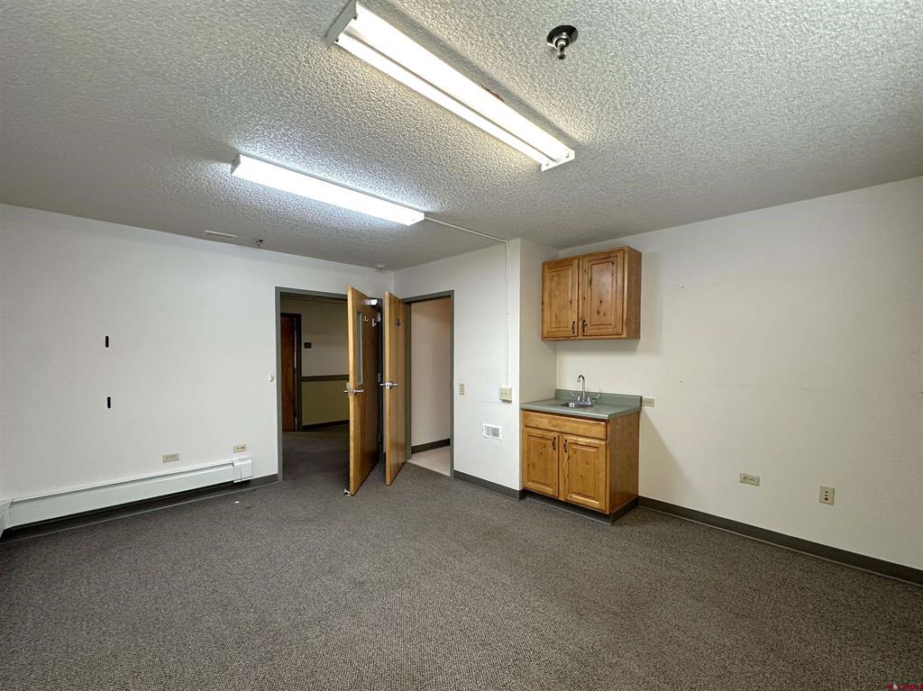 300 N Cascade Avenue Property Photo 5