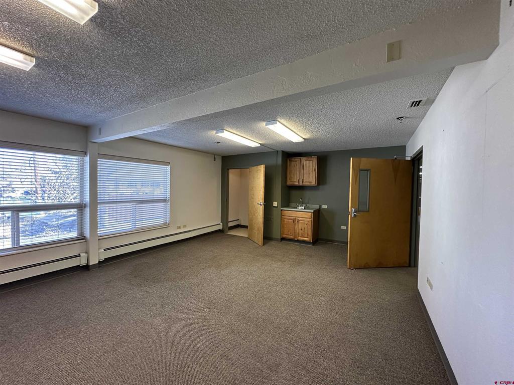300 N Cascade Avenue Property Photo 7