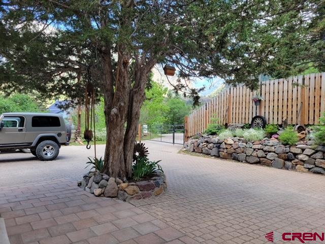 302 Queen Street Property Photo 8