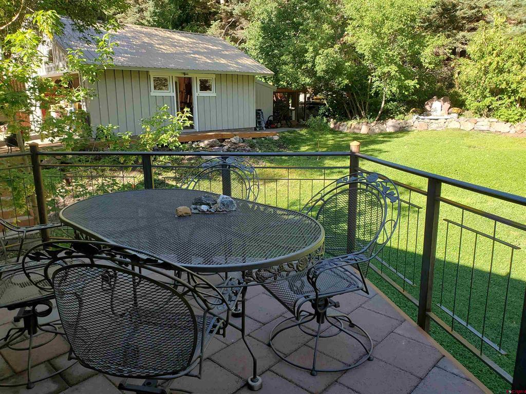 302 Queen Street Property Photo 9