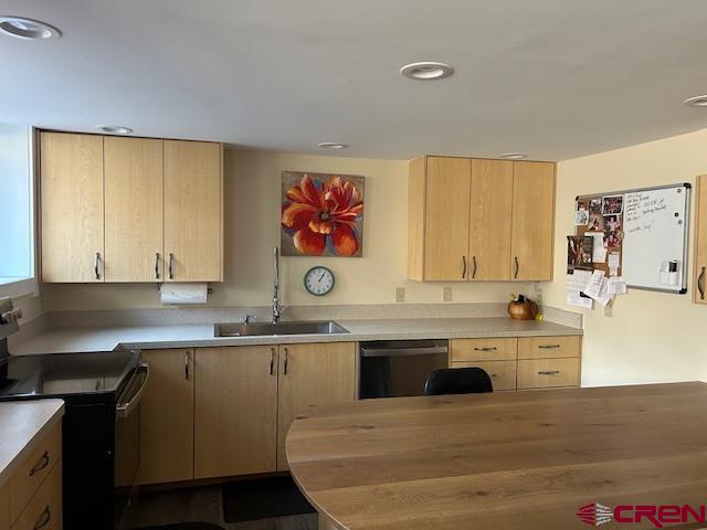 302 Queen Street Property Photo 32