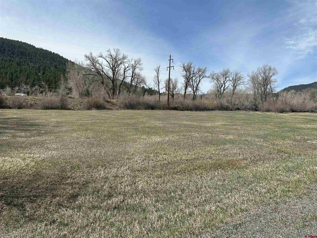146 W Riverside Court Property Photo 3