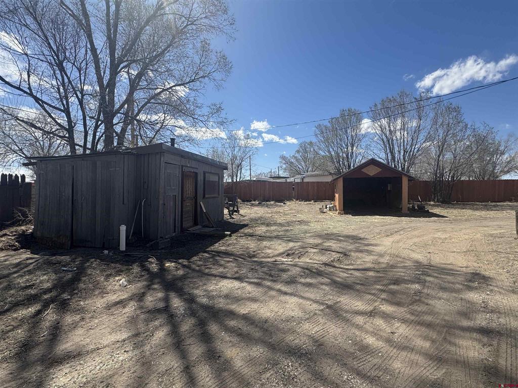 1330 W 7th St. Property Photo 6