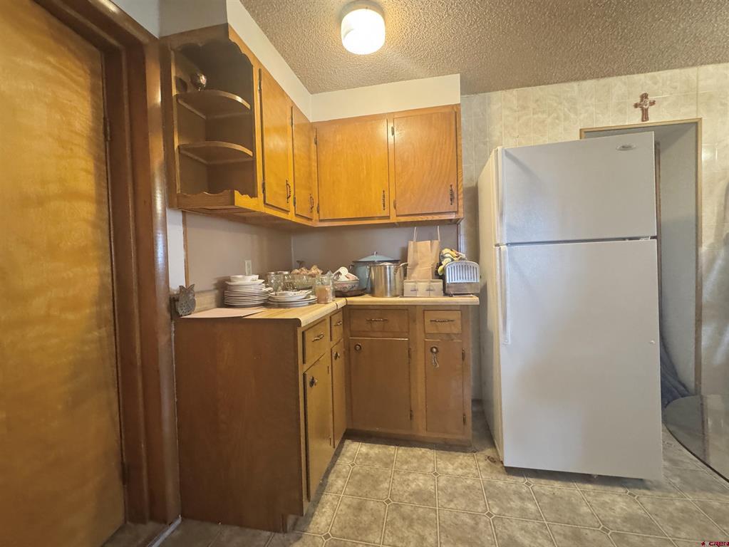 1330 W 7th St. Property Photo 8