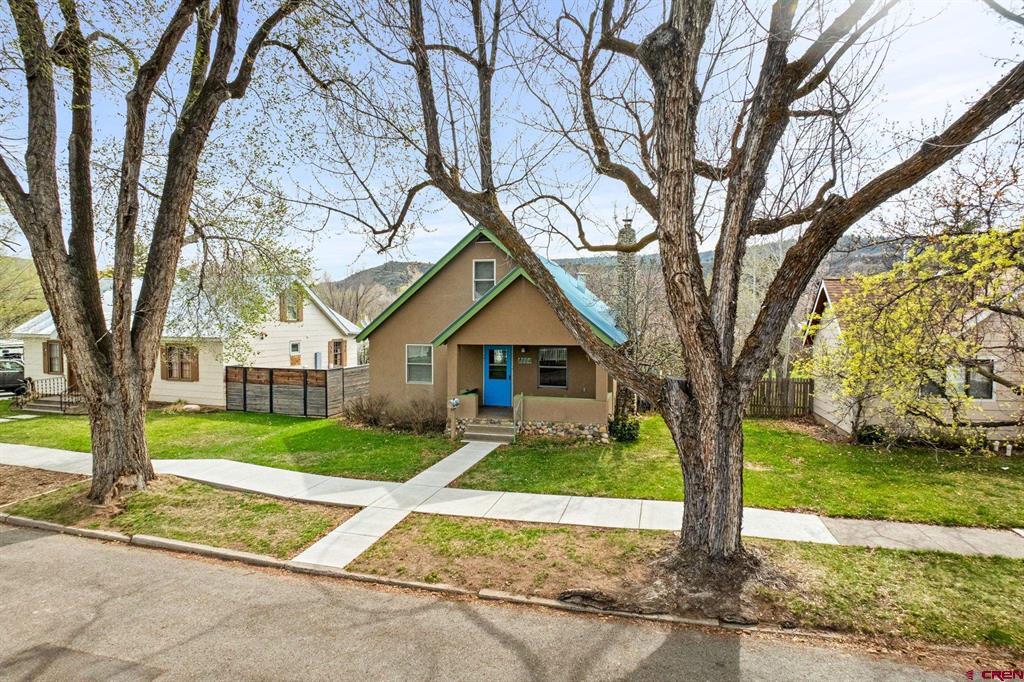 2054 E 2nd Ave Property Photo