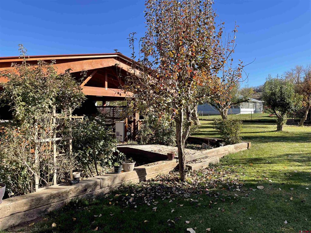 13467 L Road Property Photo 2