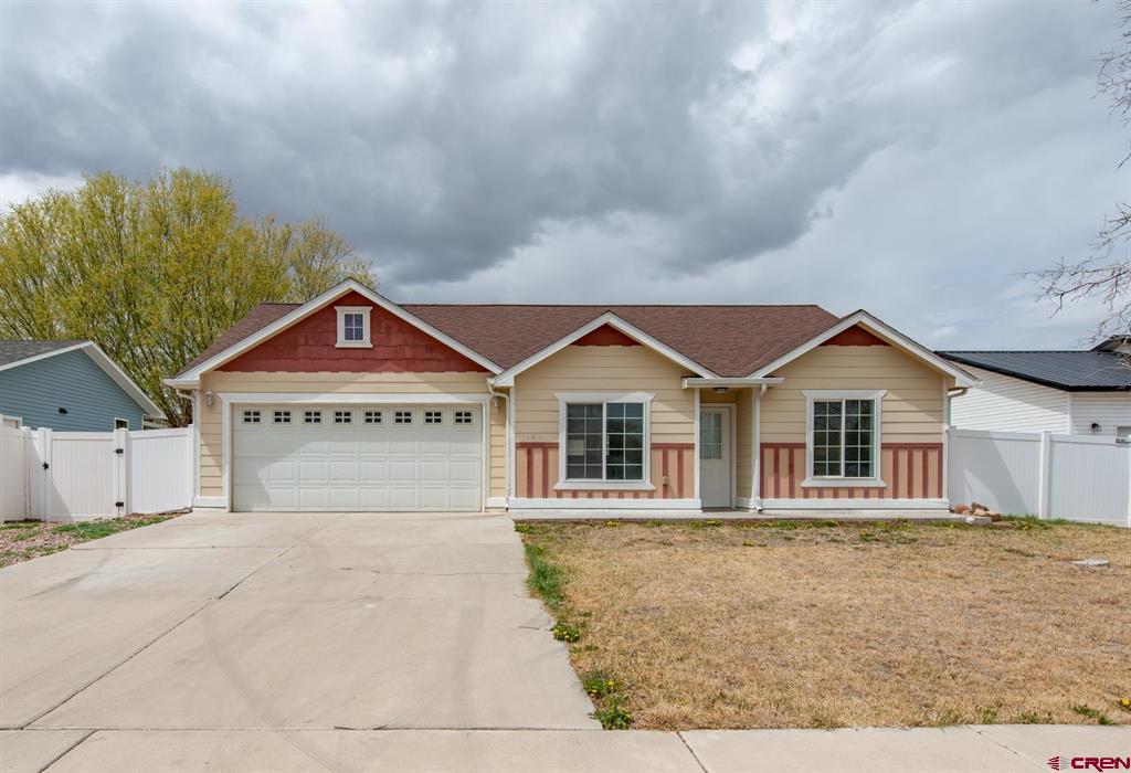 1927 Sapphire Way Property Photo