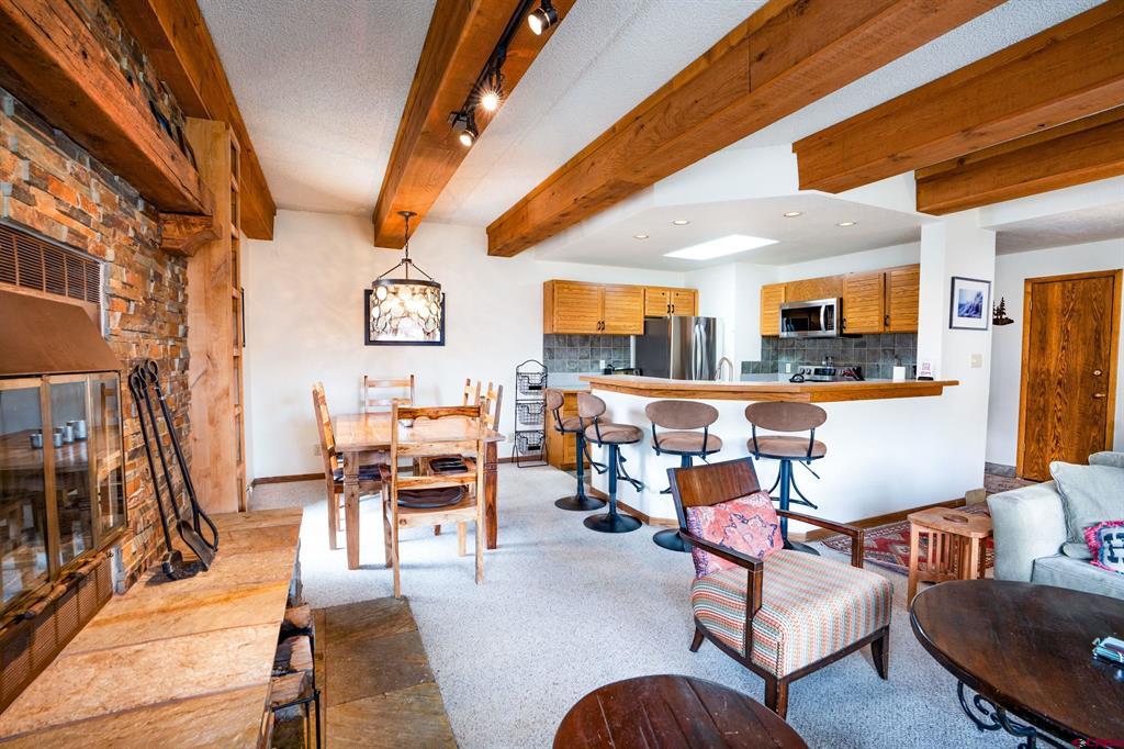 11 Snowmass Road Property Photo 2
