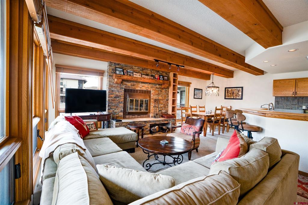 11 Snowmass Road Property Photo 4