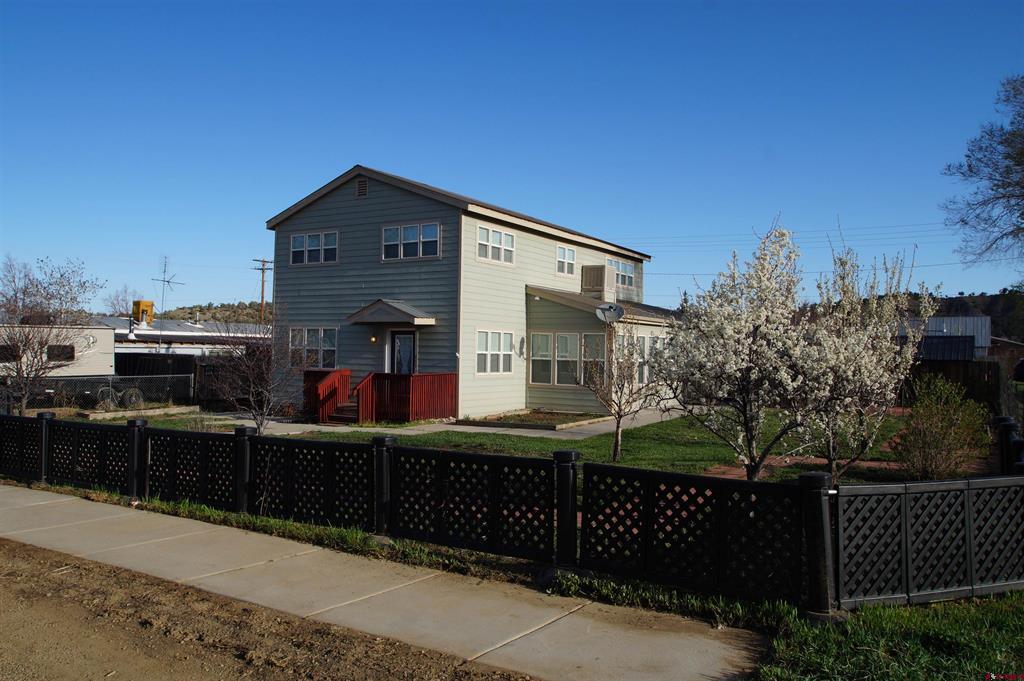 864 Riverside Avenue Property Photo