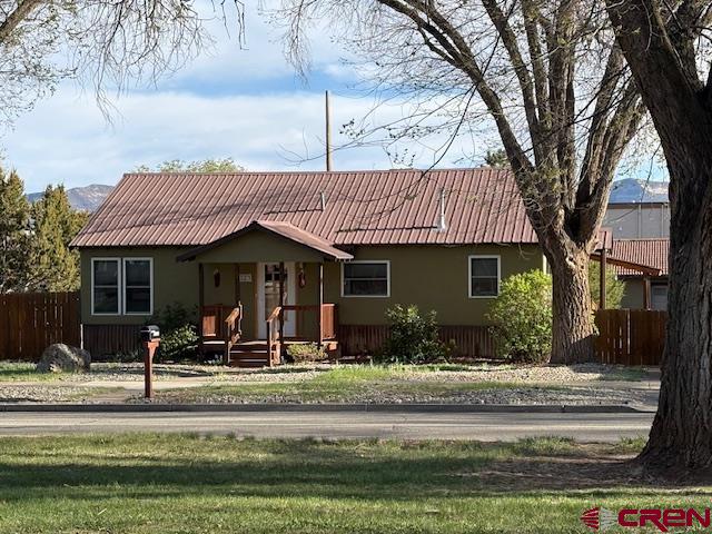 537 E Montezuma Ave Property Photo