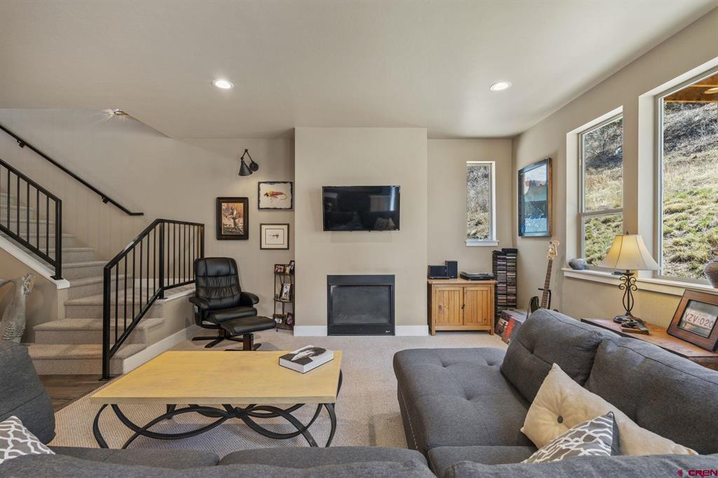 112 Spring Creek Village Place Property Photo 7