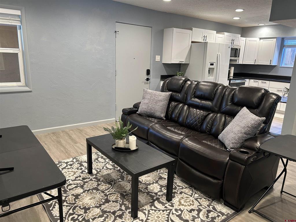 634 E 8th Avenue Property Photo 2