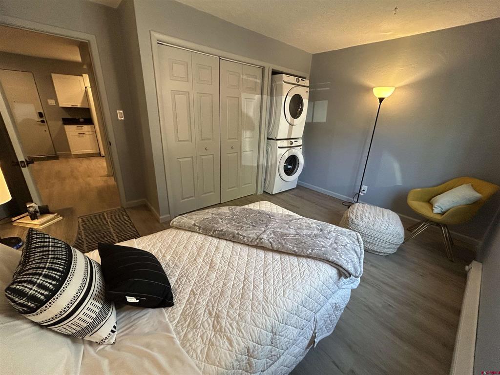 634 E 8th Avenue Property Photo 9