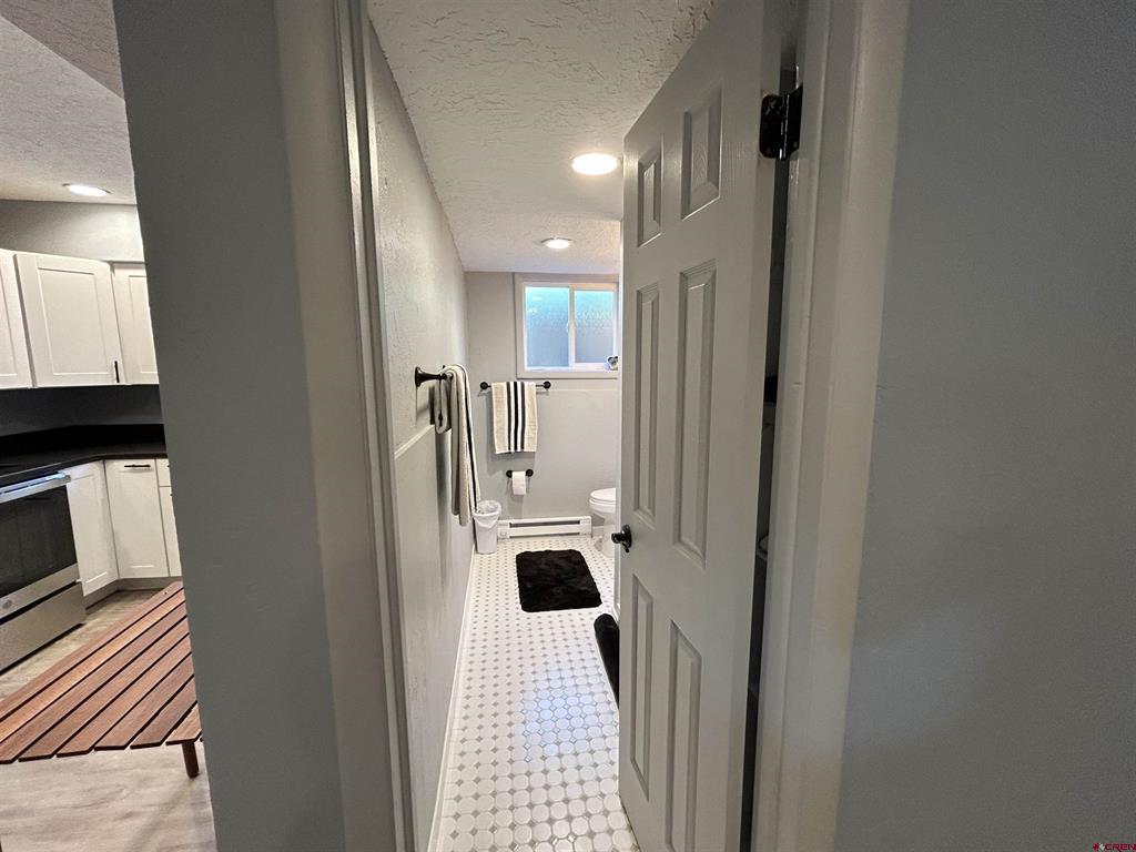 634 E 8th Avenue Property Photo 13