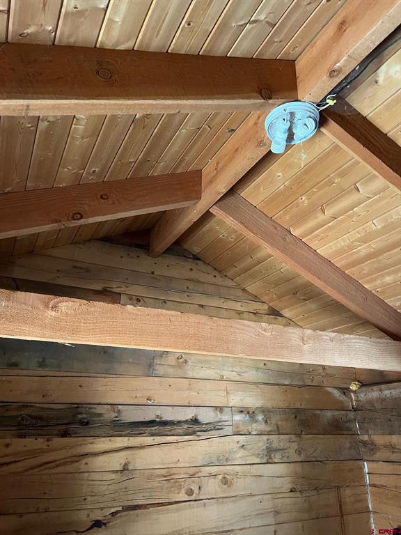 114 & 116 Meadowbrook Park Property Photo 7