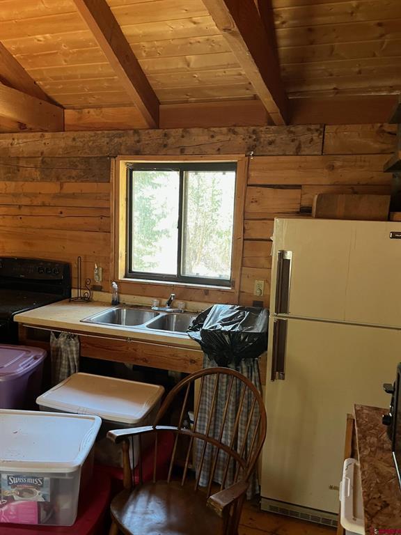 114 & 116 Meadowbrook Park Property Photo 8