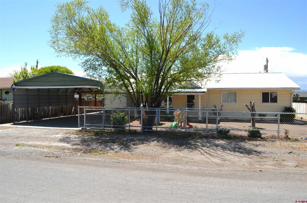 612 1st Street Property Photo 1