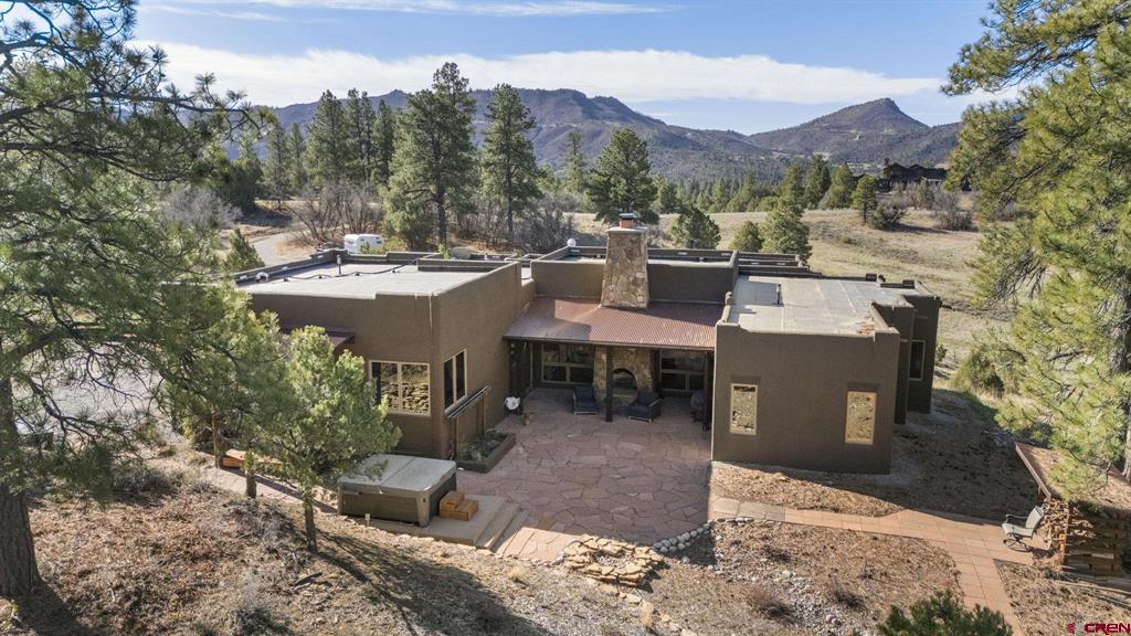 111 Rendezvous Trail Property Photo 2