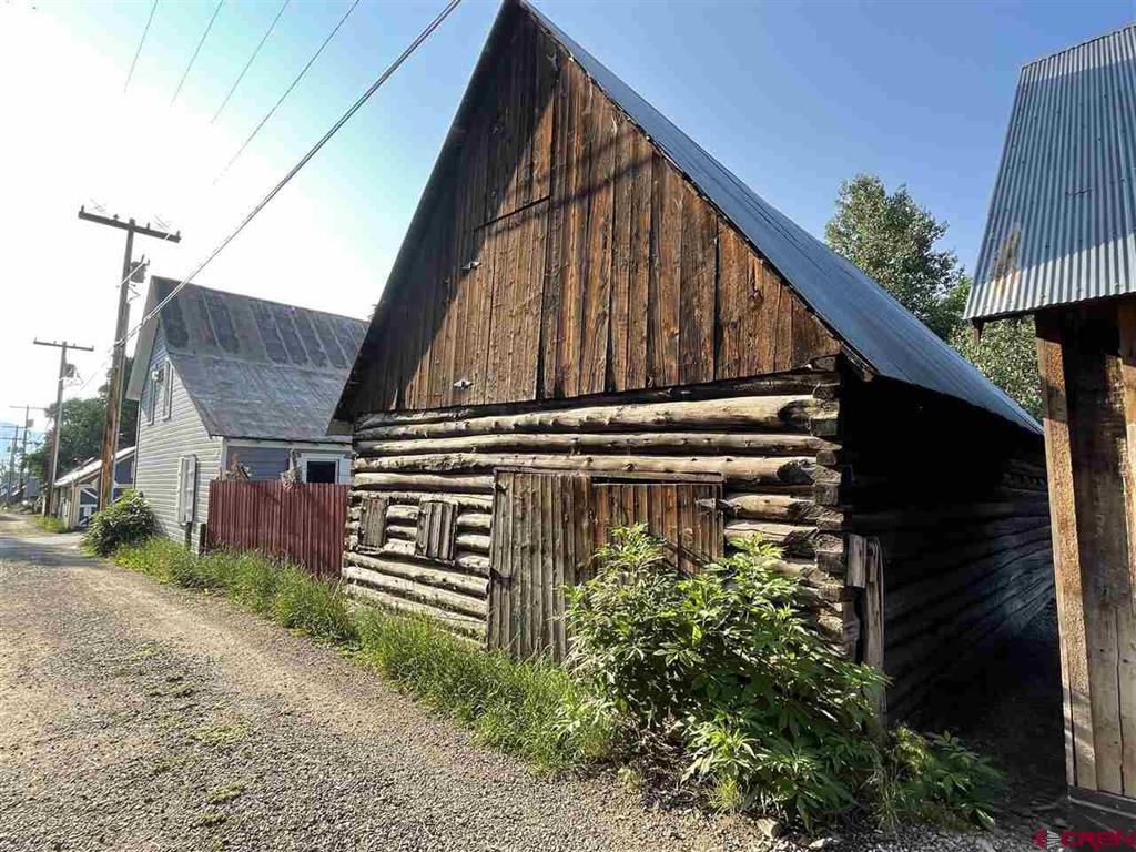 413 Second Street Property Photo 3
