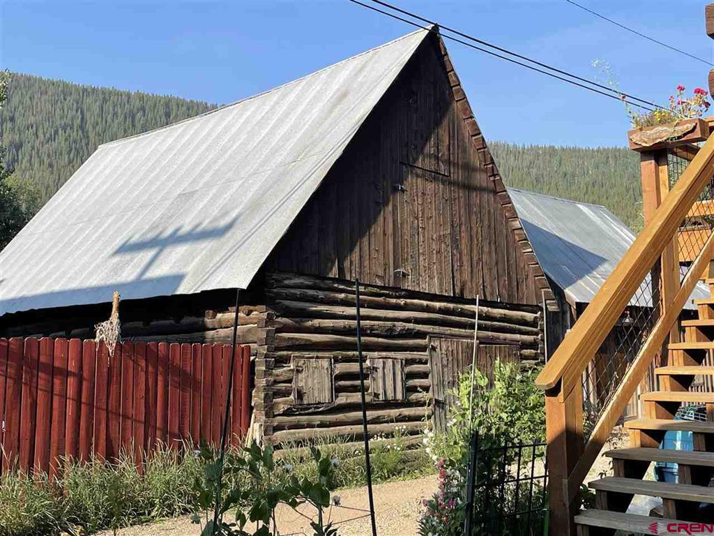 413 Second Street Property Photo 4
