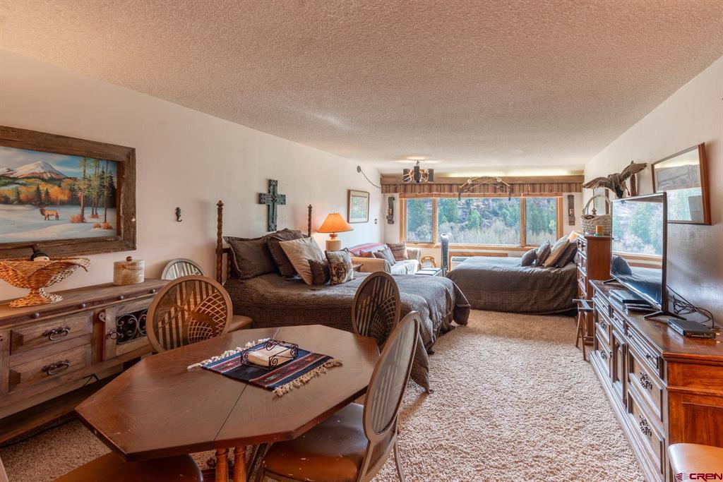 314 N Tamarron Drive Property Photo 1