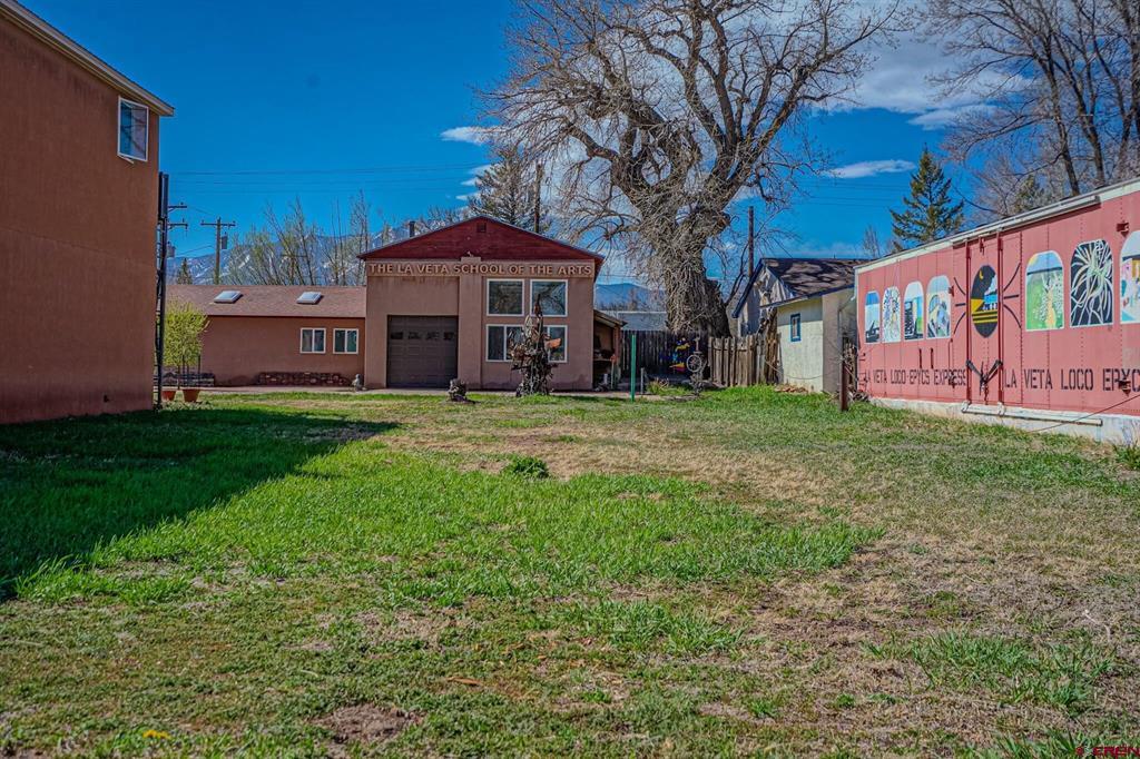 105 W Ryus Property Photo 2