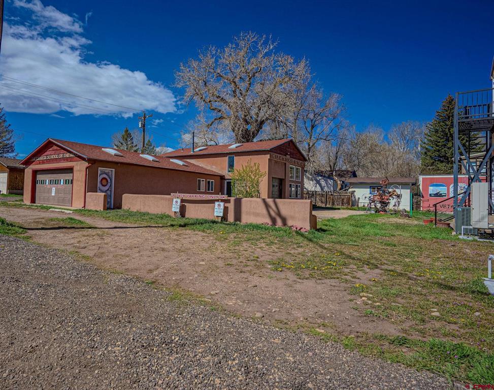 105 W Ryus Property Photo 3
