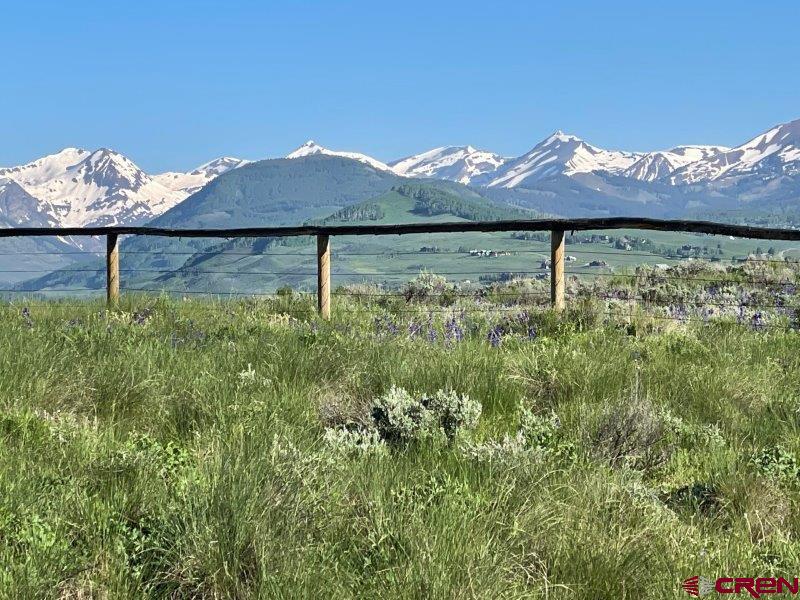 376 Wapiti Lane Property Photo
