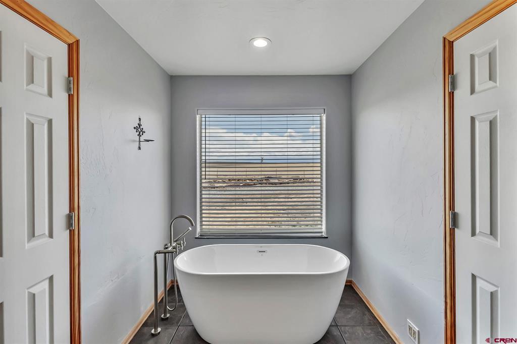 19632 E Road Property Photo 30