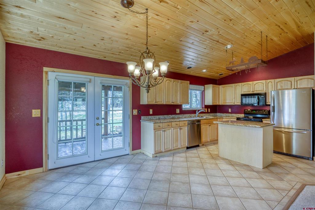369 Beaver Circle Property Photo 4