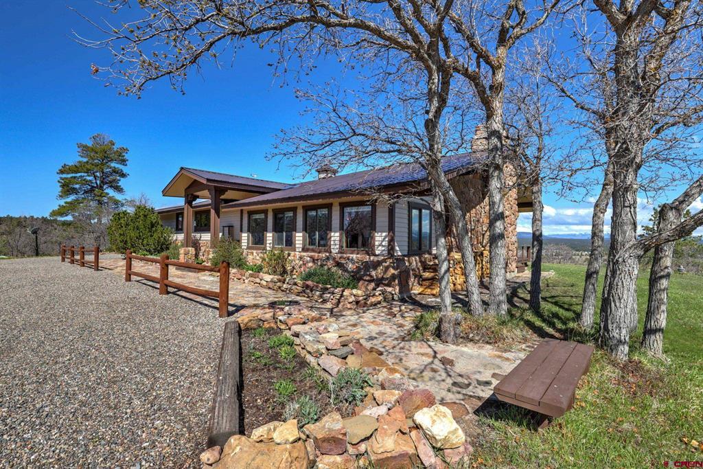 1520 Carino Place