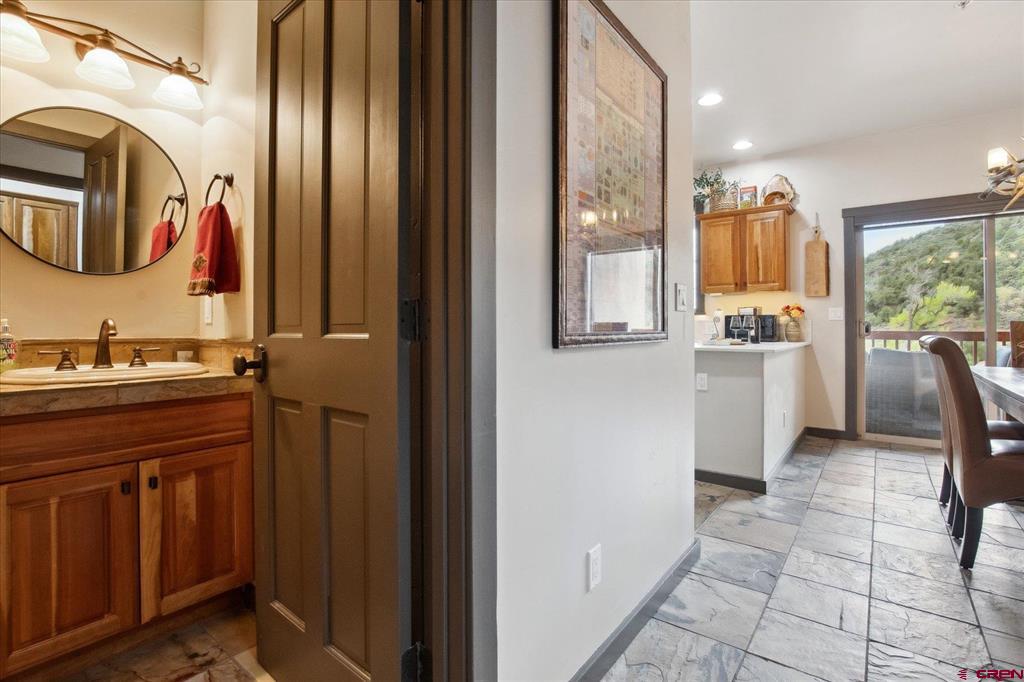 110 River Oaks Court Property Photo 17