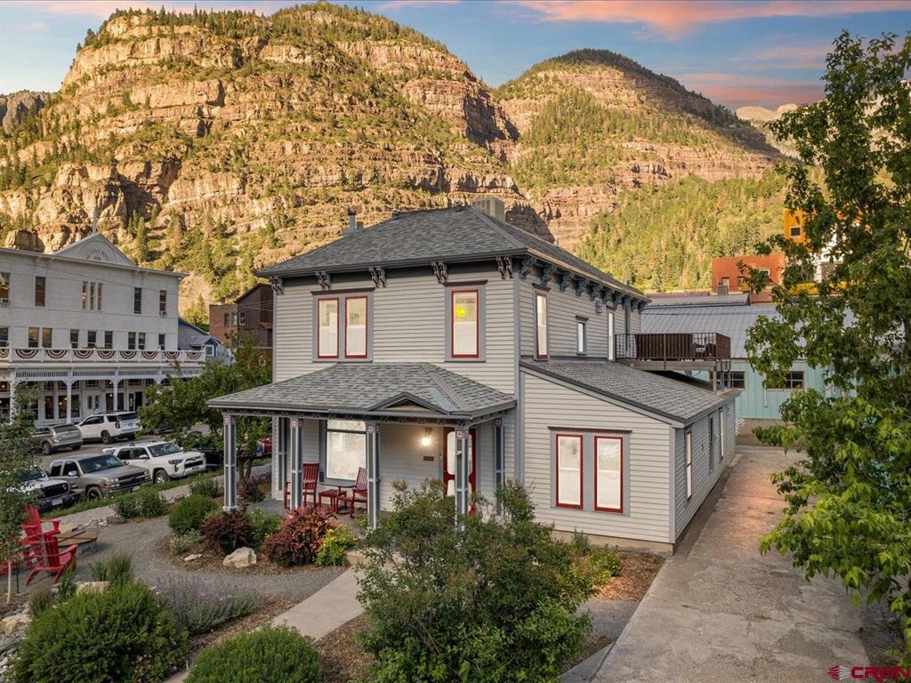 645 2nd Street Property Photo